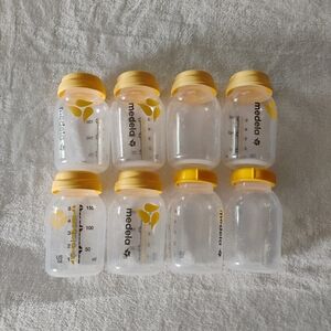 Lot of 8 Medela Breast Milk 5oz/150mL Storage Bottles with Yellow Caps Plastic